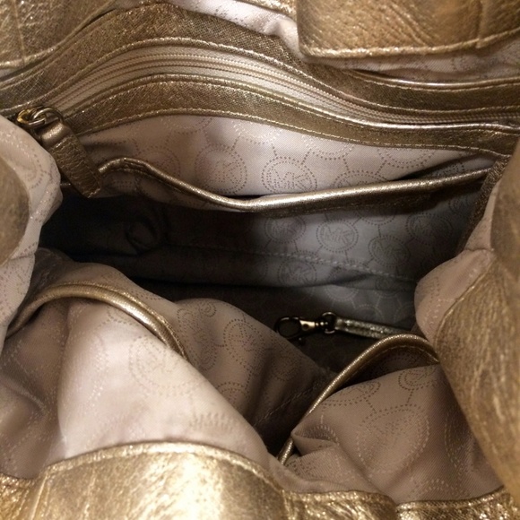 Michael Michael Kors Gold Leather Shoulder Bag - Picture 2 of 9